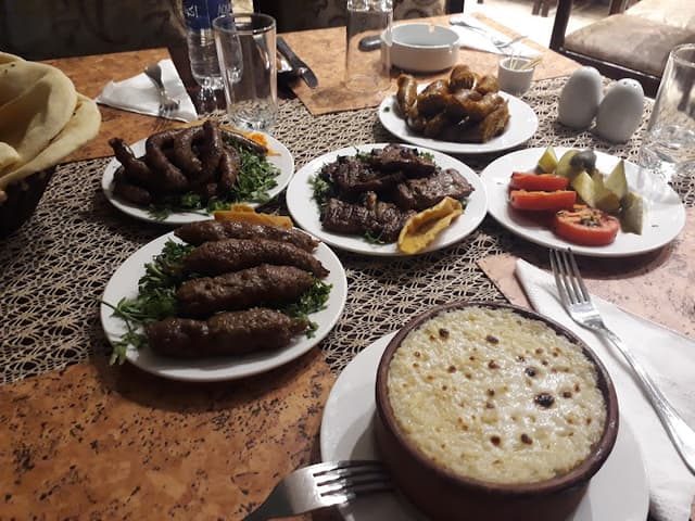 مطعم وحاتى الإمام