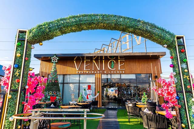 Venice restaurant & lounge