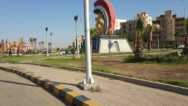 حديقة جهاز مدينة 6 أكتوبر أمام شارع السنترال