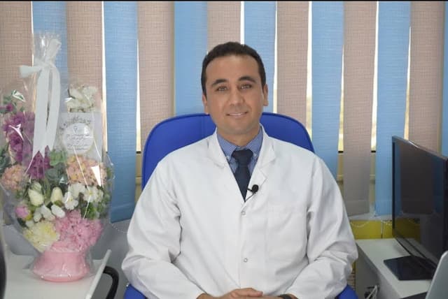 دكتور عمرو عبد العزيز