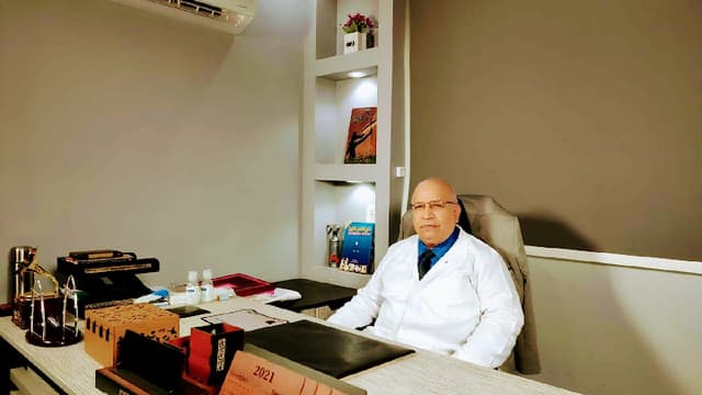 عيادة/ دكتور سمير أحمد كامل