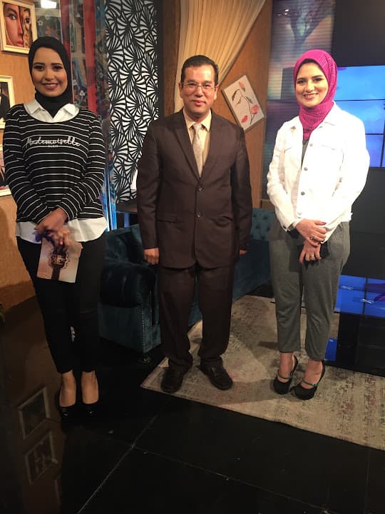 دكتور اشرف قطب استشارى العلاج الطبيعى لا الام العمود الفقرى و المفاصل و التأهيل