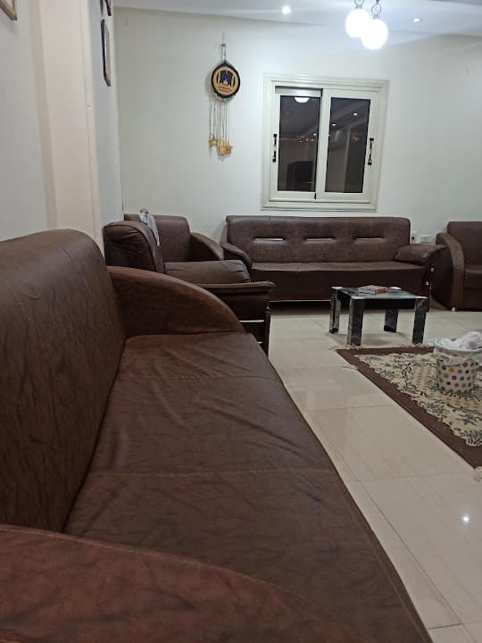 الدكتور وائل محمود عزت استشاري المخ والأعصاب والعمود الفقري وعلاج آلم الأعصاب بالقصر العيني