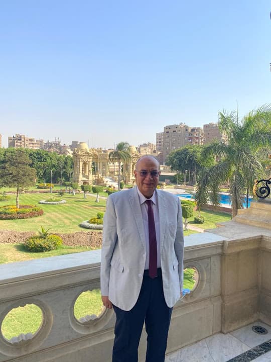 عيادة ا د احمد منصور استاذ طب الأطفال و امراض الدم و المناعة