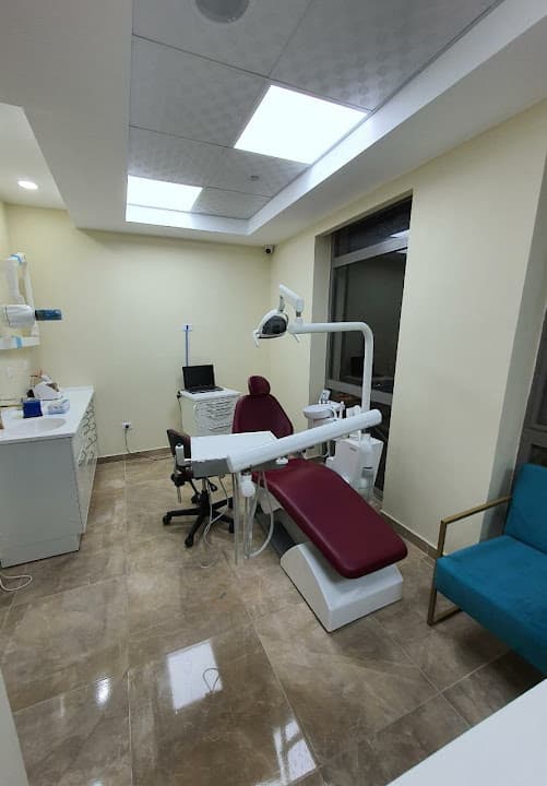 Badr Dental Center (مركز بدر لعلاج وتجميل وزراعة الاسنان)