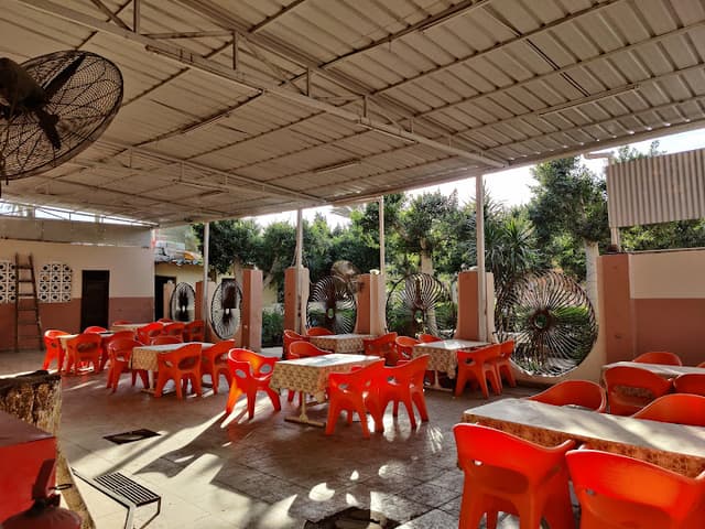 مطعم السنوسي