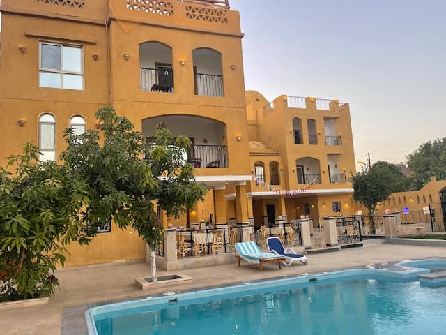 Jewel Howard Carter Hotel
