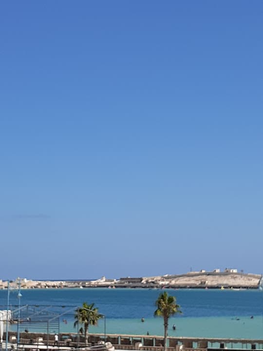 Rommel Lagoon Cafe