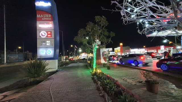 محطة بنزين