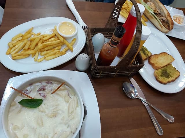 3 Meals Resturant