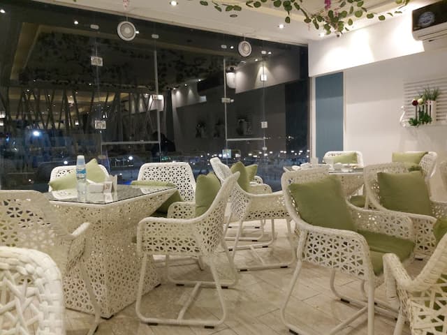 Santorini Restaurant & Cafe