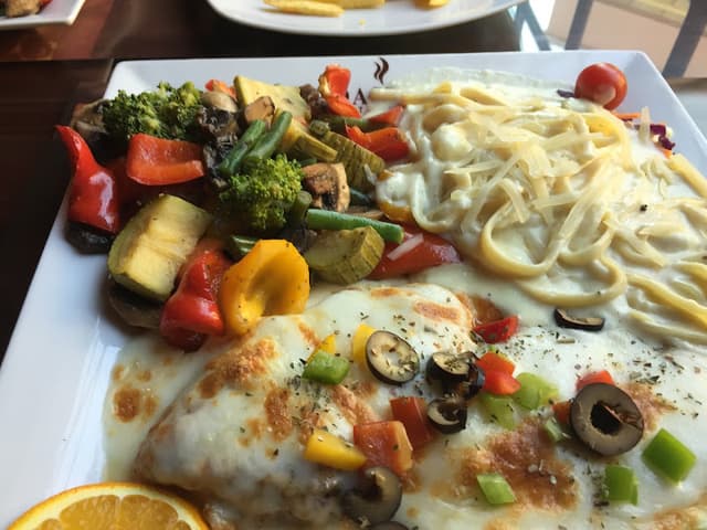 Roastery Restaurant & Coffee-روزتري مطعم وكافيه