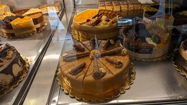 Creations Bakery - كرييشنز بيكري