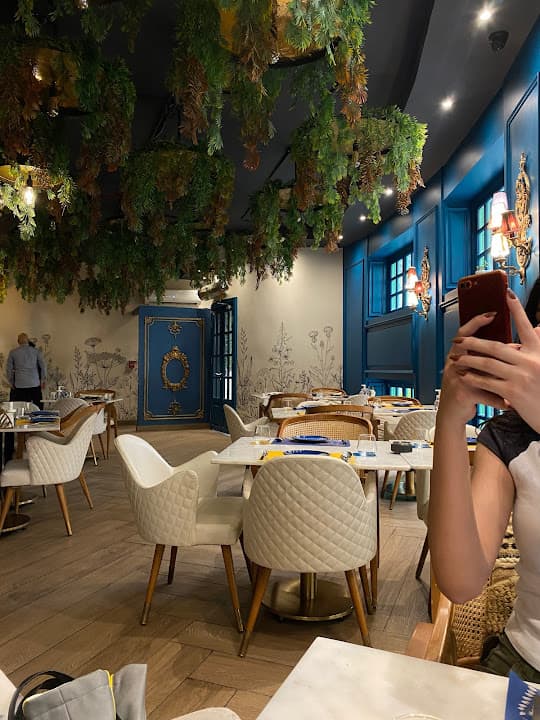 CINÉ BAR