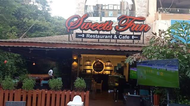 Sweets Fun Restaurant & Cafe