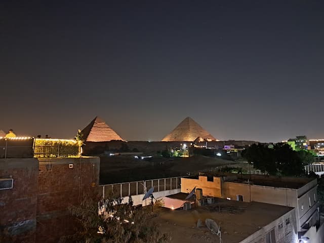 Capo Pyramid Guest Houses