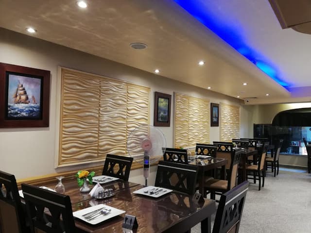 Amwag Seafood Restaurant - امواج سي فود
