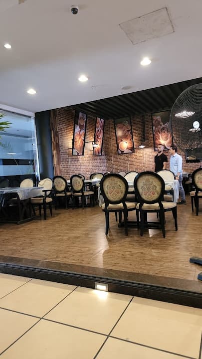 Haram Al Hamam restaurant for grilled - مطعم هرم الحمام للمشويات