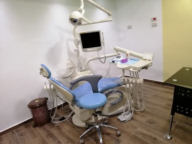 عيادة أسنان د. عبدالرحمن