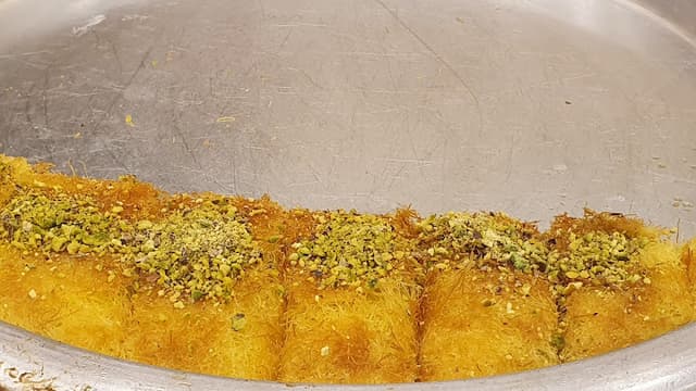 كنافة وبسبوسة - Kunafa & Basbousa