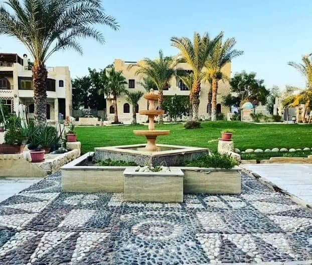 Palm Shadow Resort