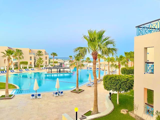 Ivy Cyrene Island Resort